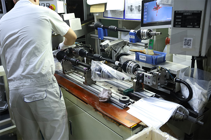 drive-shaft-noise-symptoms.jpg Diagnose von Antriebswellen Klicken auf Rauschen während der Kurven